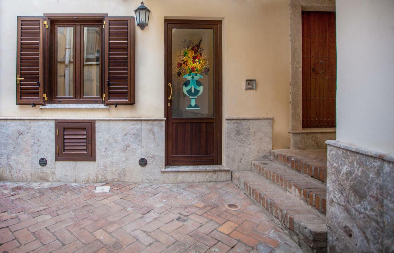 Ferienwohnung Tina House - Il Cortile Nel Centro Storico Di Taormina Exterior foto